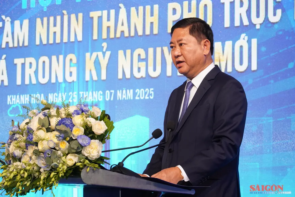 Chủ tịch UBND tỉnh Khánh Hòa Trần Quốc Nam phát biểu. Ảnh: HIẾU GIANG dasua-08616.jpg