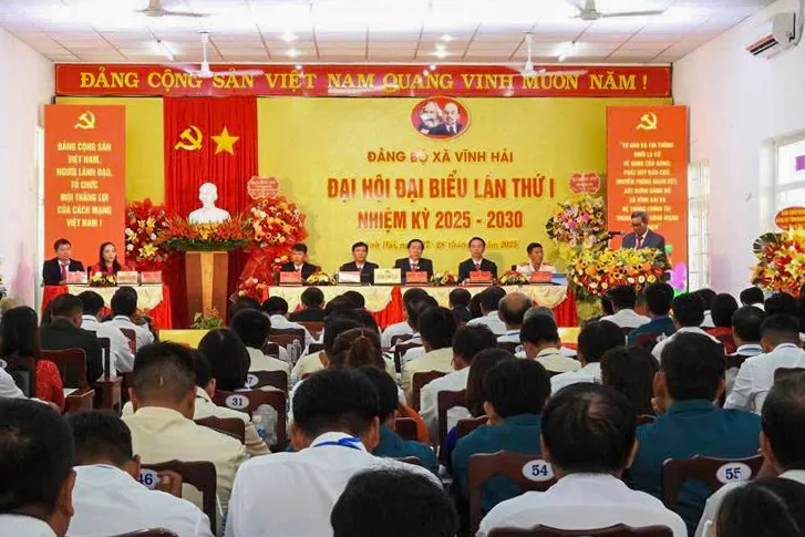 Quang cảnh Đại hội đại biểu lần thứ nhất Đảng bộ xã Vĩnh Hải, tỉnh Khánh Hòa nhiệm kỳ 2025-2030. Ảnh: T.T dasua-6470.jpg