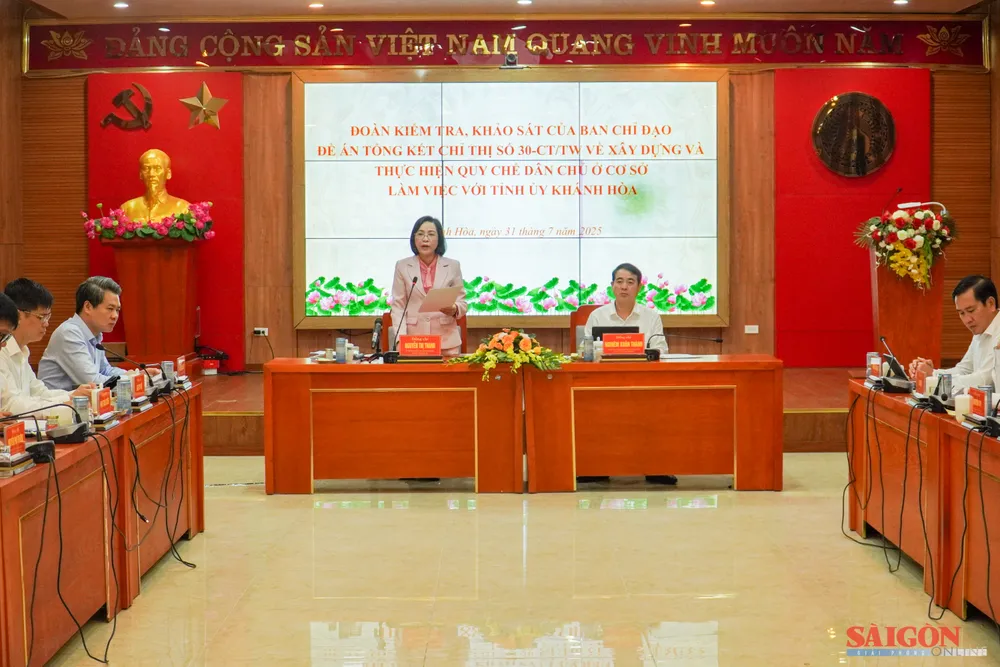 Quang cảnh buổi làm việc. Ảnh: HIẾU GIANG dasua-08929.jpg