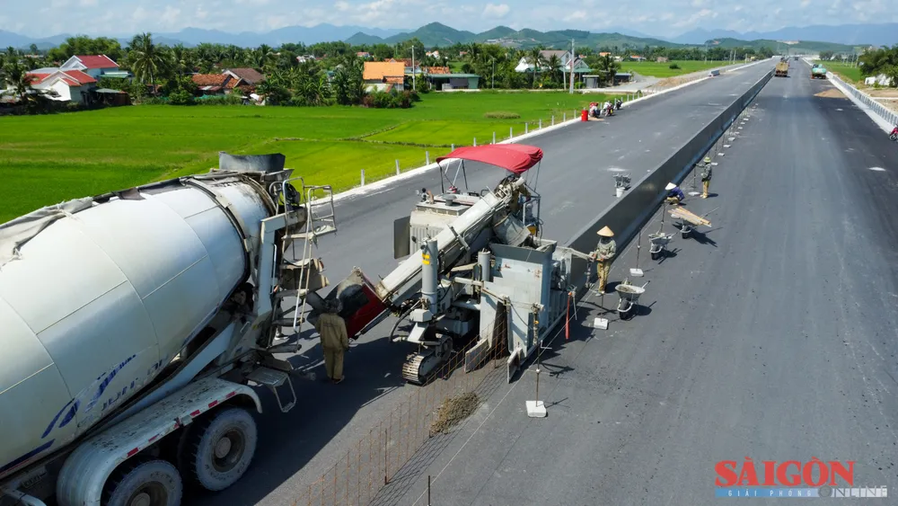 Sømløs støpemaskin for betongseparator bidrar til å spare byggetid og øke produktiviteten. Foto: HIEU GIANG dasua-0031.jpg