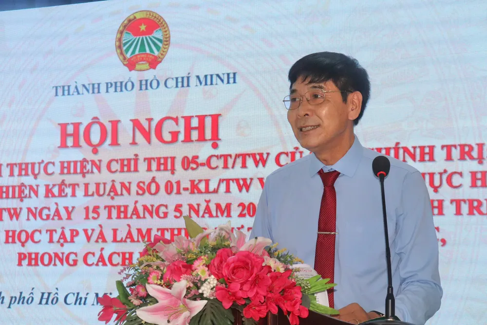 Chủ tịch Hội Nông dân TPHCM Lê Minh Dũng phát biểu tại hội nghị z6627045162839_8f669f4e50e8732cad3e17c0afeafc18.jpg