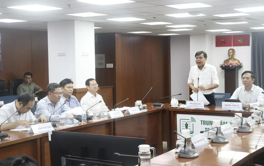 Quang cảnh họp báo chiều 12-6 z6698136646825_b7560c562d4861ccba6703bd3d693dda.jpg