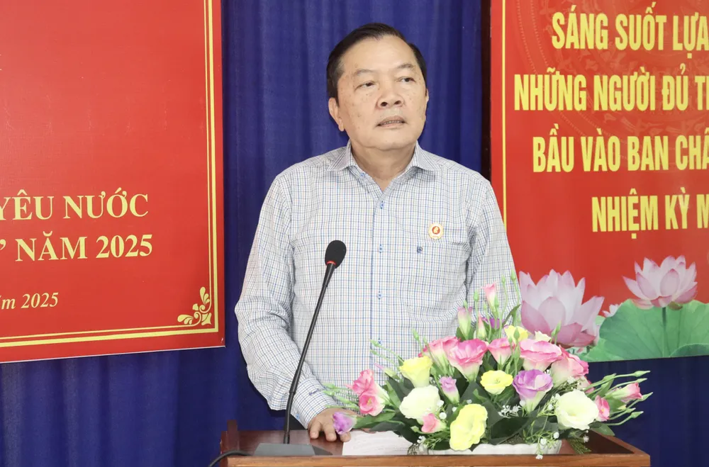 Đồng chí Phạm Văn Long phát biểu tại chương trình z6701006888775_4c734e00634f7fe530d3b47589e155fa.jpg