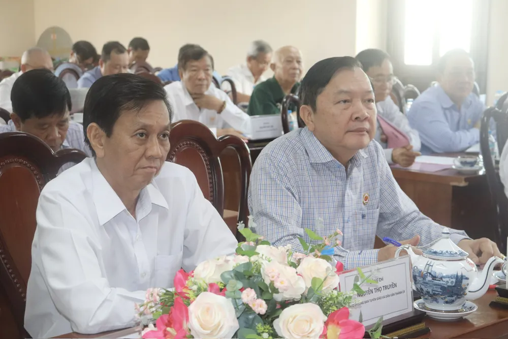 Đồng chí Nguyễn Thọ Truyền, Phó Trưởng Ban Tuyên giáo và Dân vận Thành ủy TPHCM, cùng đại biểu dự hội nghị z6701006957213_4bae3f113c23bff24f34fa75155ab615.jpg