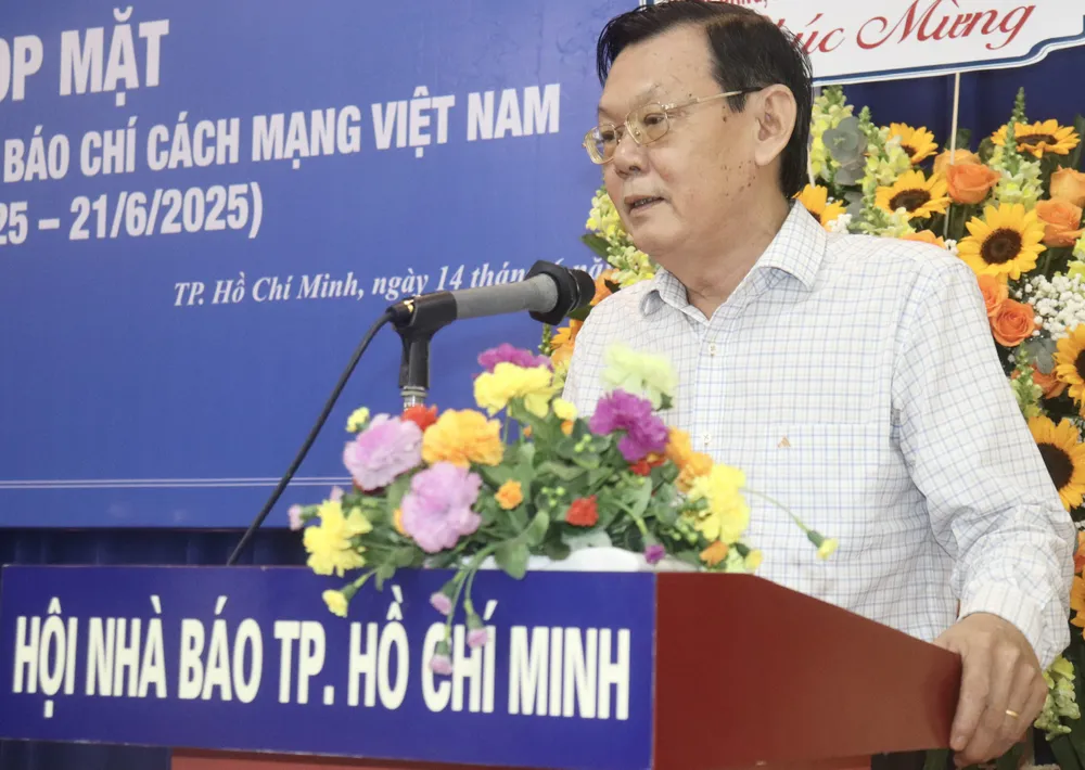 Chủ tịch Hội Nhà báo TPHCM Nguyễn Tấn Phong phát biểu tại chương trình z6703693647729_a8dd0967c89c4f2c2590db5f57bc29c8.jpg