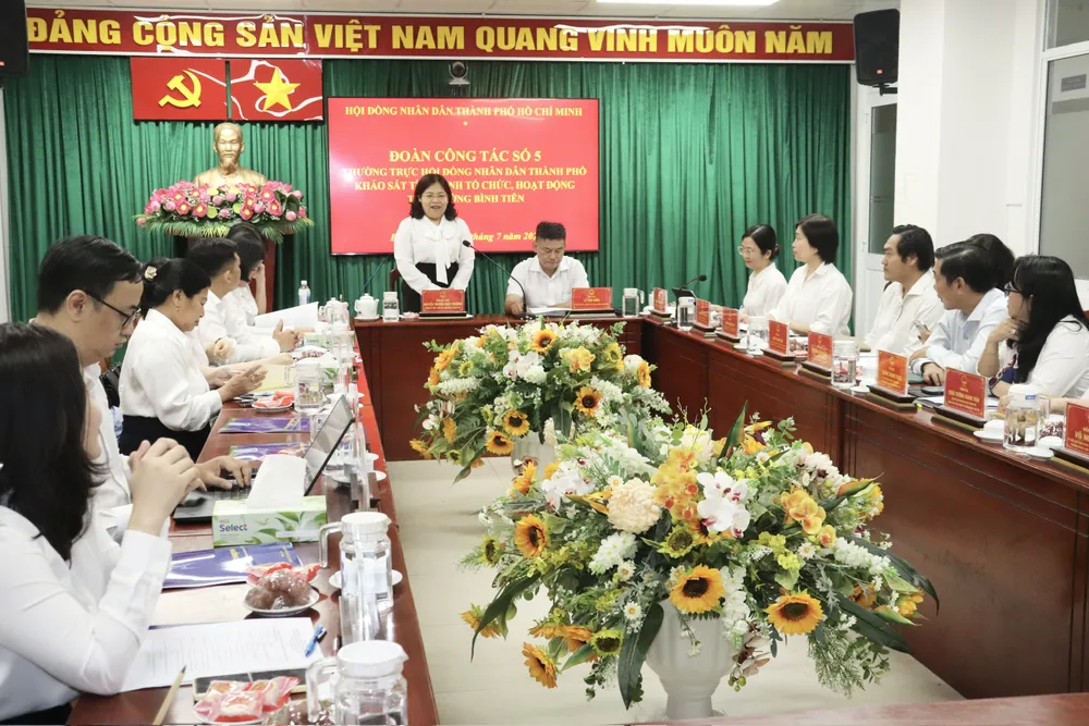 Quang cảnh buổi làm việc z6849781111202_d1cbede9f456cf05e0216907fe42d67a.jpg