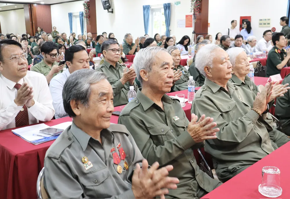Đại biểu tham dự chương trình z6855494472021_fb8007270bae929b81bb467b1b738445.jpg