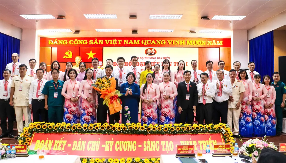 Ra mắt Ban Chấp hành Đảng bộ phường Bảy Hiền z6922059018702_f92c152c859e57e4b5358a8c6388b4c2.jpg