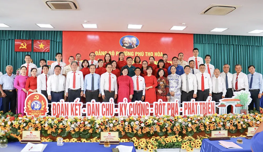 Các đại biểu tham dự đại hội z6923017058665_55ba3314a045043adacc585949294004.jpg