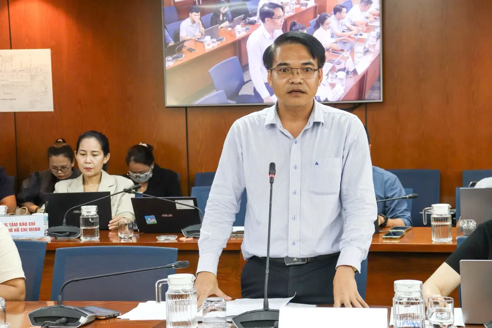 Ông Dương Văn Thơm thông tin tại họp báo z6930352713050_862b05169e8e3588ee2e7d5f4552a74f.jpg