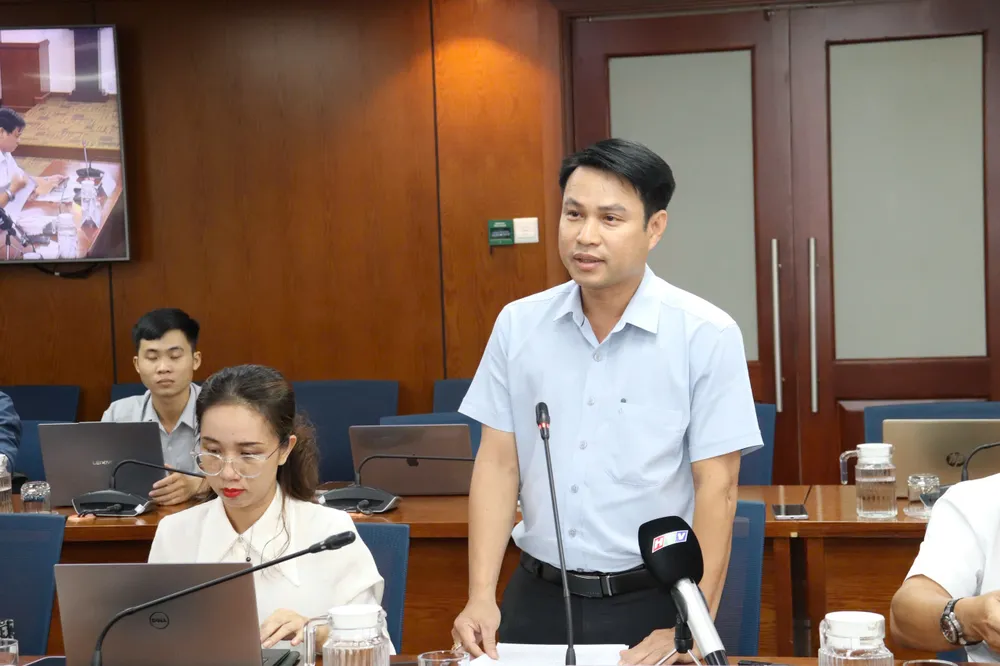 Ông Võ Hồ Hoàng Vũ thông tin tại họp báo z6930352730645_06a52421cb64b0d652852b5e7c368448.jpg