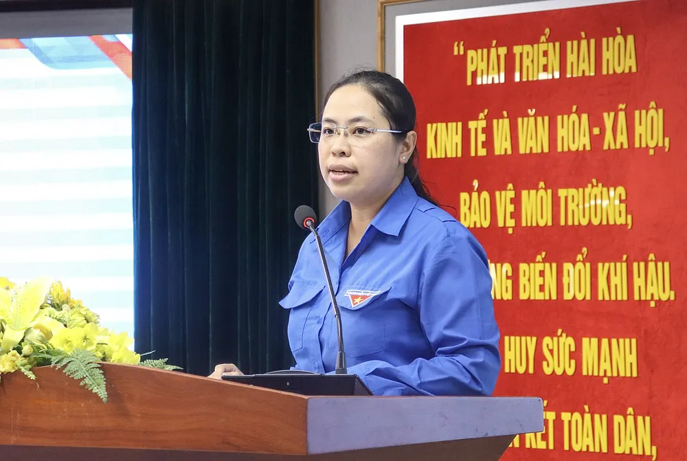 Đồng chí Trịnh Thị Hiền Trân phát biểu tại chương trình z6933867817268_0c074b1f9b99535856a4761ef83bb433.jpg