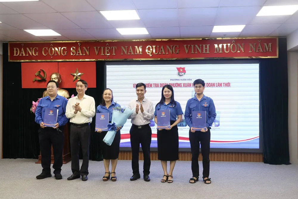 Ra mắt Ủy ban Kiểm tra Đoàn phường Xuân Hòa z6933869127471_b3586f5f75a3190a56333b628b9bf5dc.jpg