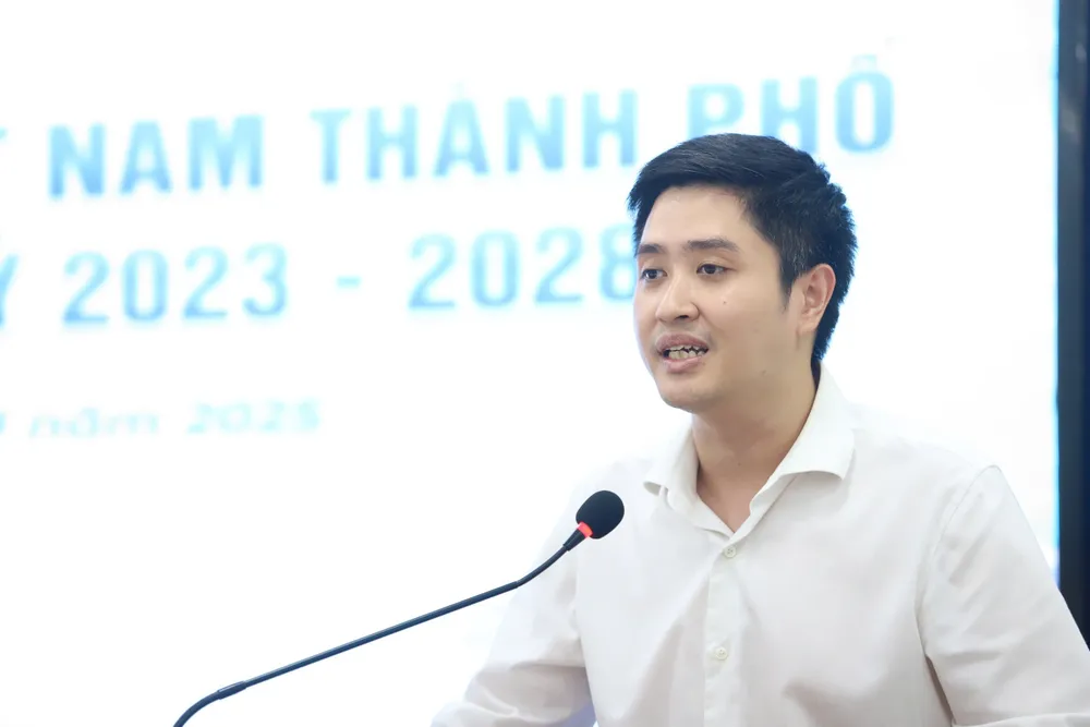 Đồng chí Lâm Tùng phát biểu giao nhiệm vụ z7035153826592_7254a649ae0f3c38cc5affabefa2270b.jpg