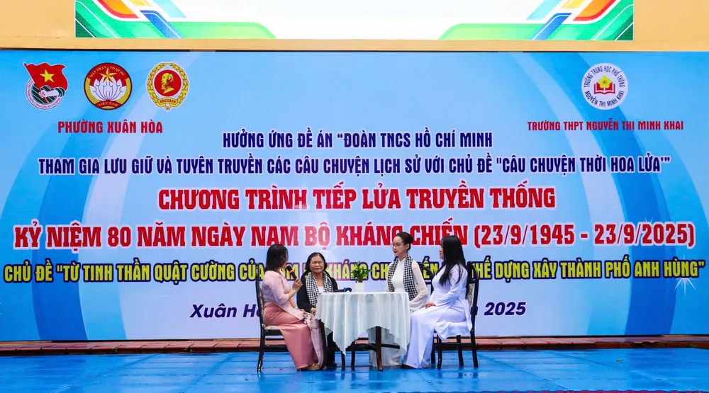 Phần giao lưu giữa các nhân vật z7037260942566_a791ccf40a756840e2bc9a011b78ee01.jpg