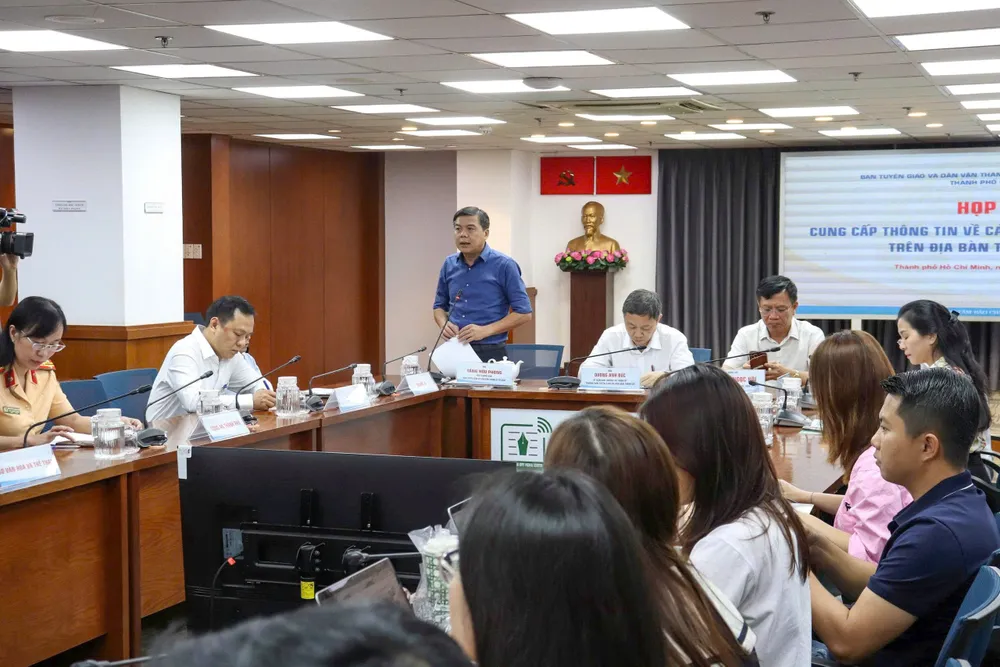 Quang cảnh họp báo, chiều 9-10 z7098266061398_3f0aa75f899630a16b1aec658fe511ea.jpg