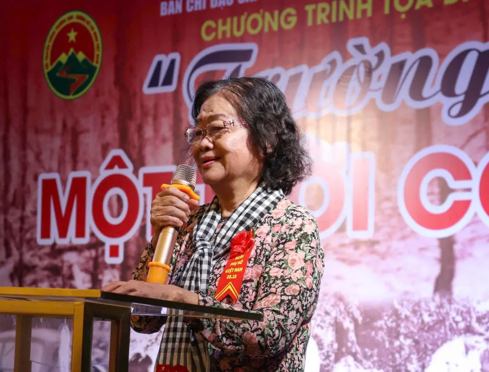 Nguyên Phó Chủ tịch nước Trương Mỹ Hoa chia sẻ tại chương trình z7118850097823_4266ba28f890ca06de6d00a708692f61.jpg