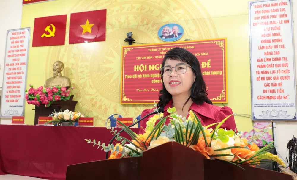 Đồng chí Trương Lê Mỹ Ngọc trao đổi tại chương trình BT.JPG