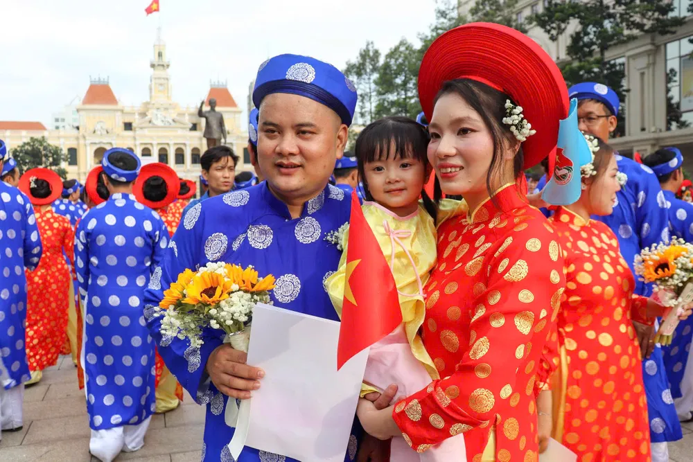 Gia đình nhỏ ngập tràn hạnh phúc z7149936571161_2b3f8843072a04d3a9b3ab00f3f46f2c.jpg