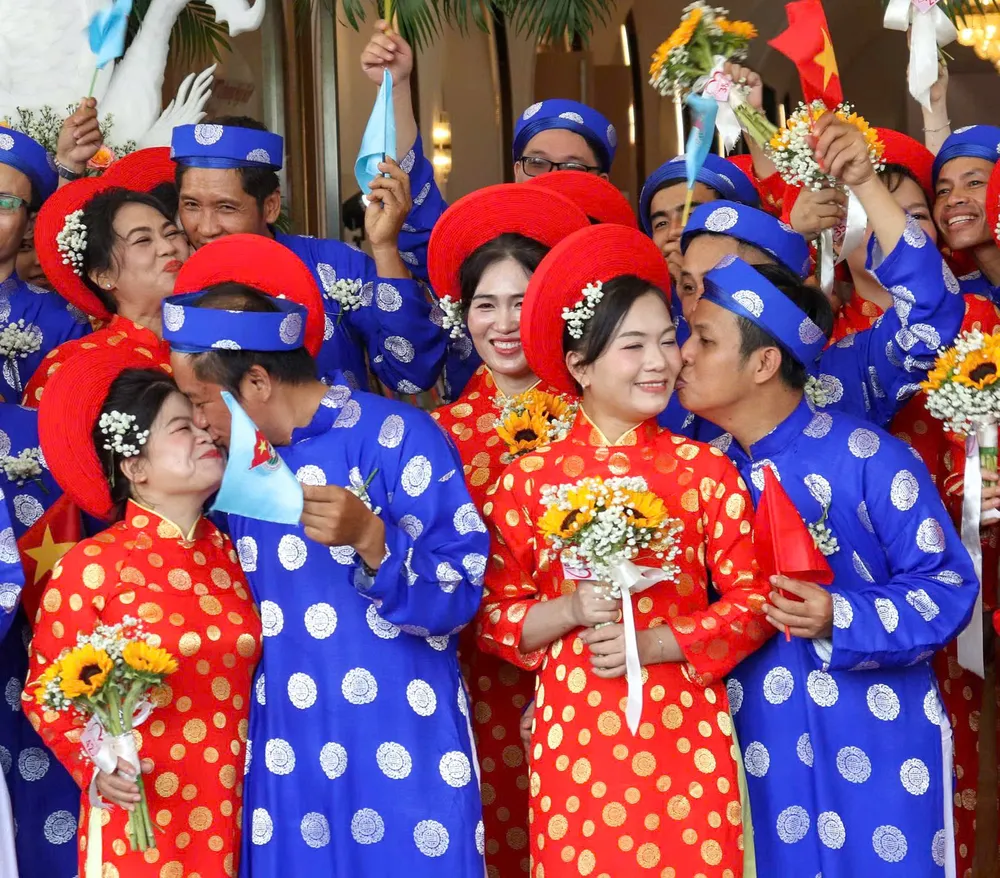 Hạnh phúc vỡ òa z7149936808792_5a802318e7614946f45b02f1f5aa2472.jpg