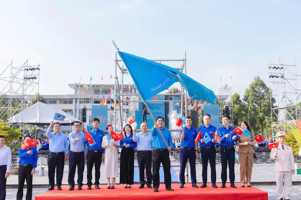 A küldöttek a tömeges előadássorozat megnyitó ünnepségét tartják. z7301064261001_711b308c99da943a862e759532b9e77d.jpg