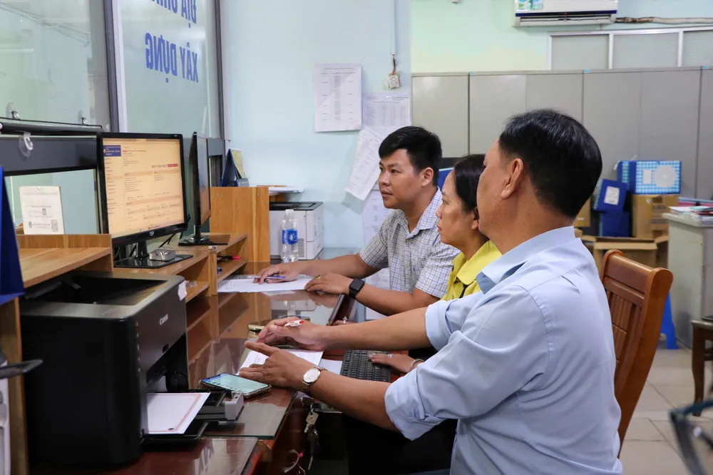 TPHCM công bố địa điểm, số đường dây nóng Trung tâm hành chính công 168 phường, xã