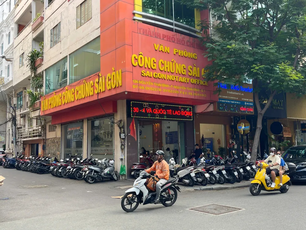 Từ 1-7, người dân có thể công chứng ở ngoài trụ sở tổ chức hành nghề công chứng với các nhóm đặc thù f2fcd56b539be4c5bd8a.jpg
