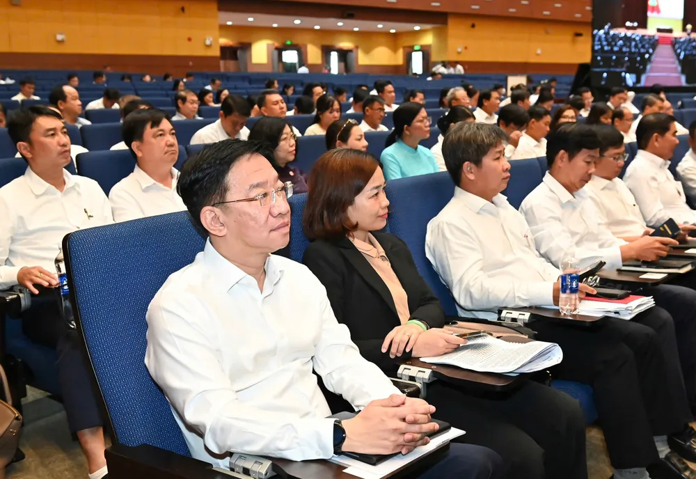 Đại biểu tham dự kỳ họp. Ảnh: VIỆT DŨNG a042838fbbe632b86bf7.jpg