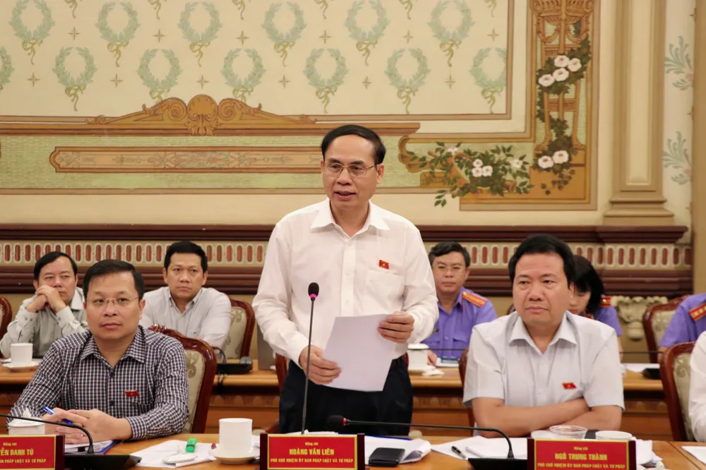 Đồng chí Hoàng Văn Liên, Phó Chủ nhiệm Ủy ban Pháp luật và Tư pháp kết luận buổi khảo sát 9d48a7d27d6df433ad7c.jpg