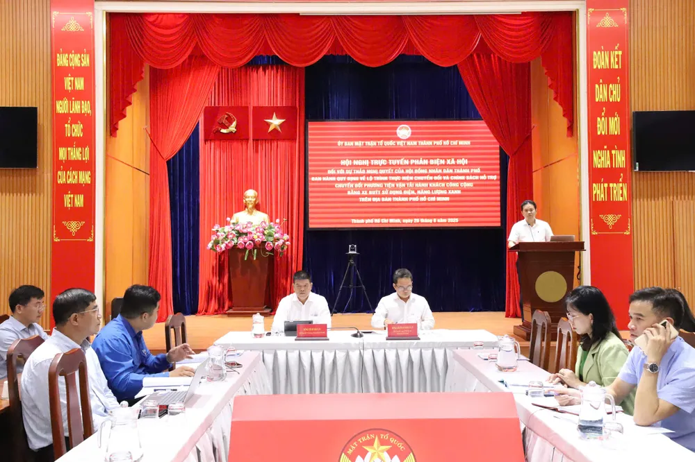 Hội nghị diễn ra sáng 26-8 f554b68707378f69d626.jpg