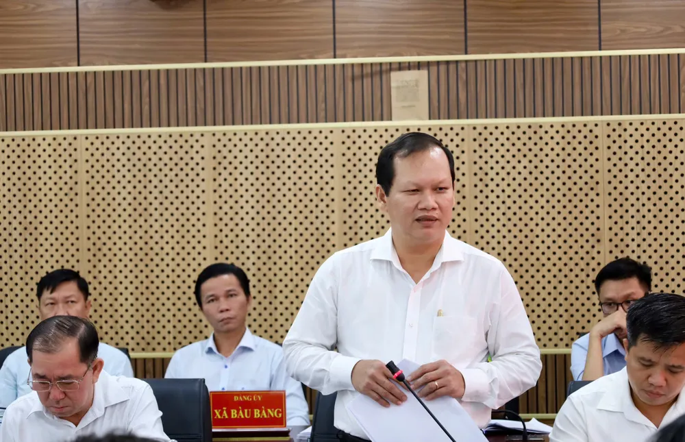 Lãnh đạo 2 xã báo cáo IMG_0248.jpeg