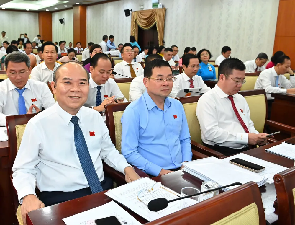 Các đại biểu tại HĐND TPHCM khoá X, sáng 29-9. Ảnh: VIỆT DŨNG IMG_0255.jpeg