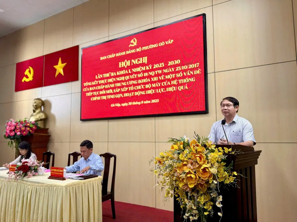 Đồng chí Nguyễn Trí Dũng, Bí thư Đảng ủy, Chủ tịch HĐND phường Gò Vấp phát biểu tại hội nghị ad7a11b22d50a70efe41 (1).jpg
