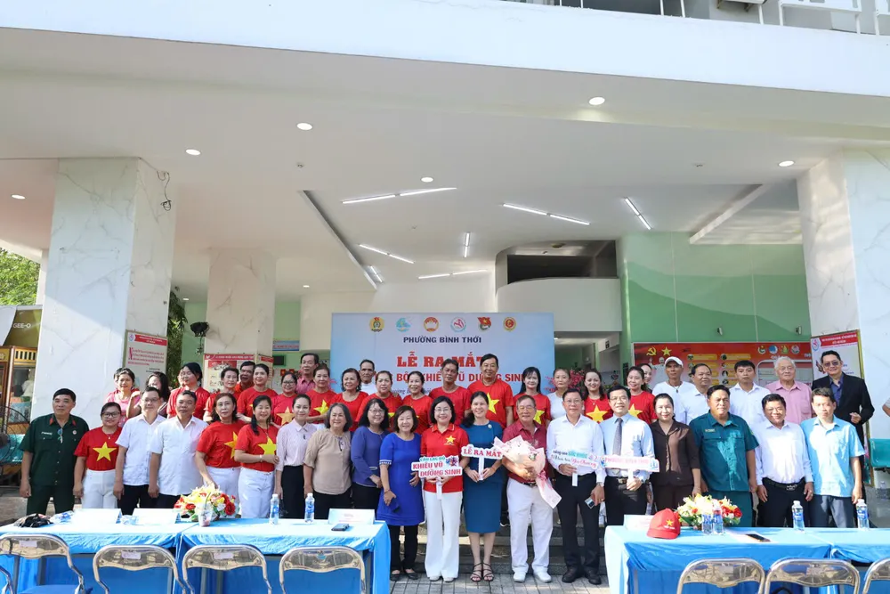 Lãnh đạo ban, ngành thành phố, lãnh đạo địa phương cùng các thành viên CLB 6f01a3a8f25d7803214c.jpg