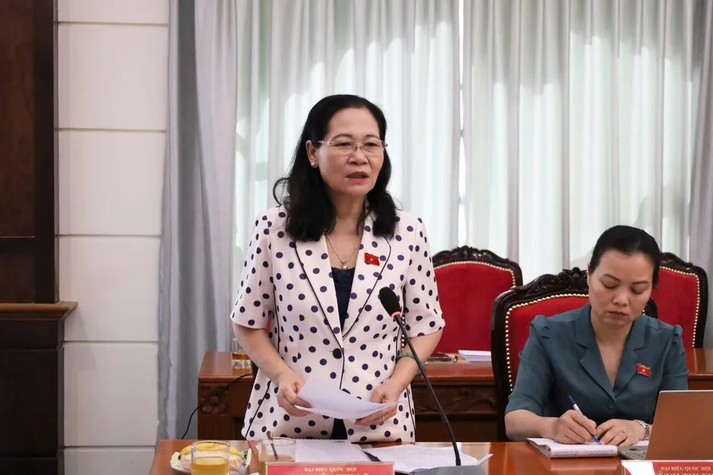 Đồng chí Nguyễn Thị Lệ góp ý tại hội nghị. Ảnh: CẨM NƯƠNG IMG_0510.jpeg