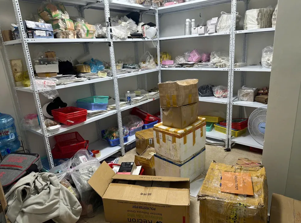 Xưởng sản xuất và kho hàng được lực lượng chức năng kiểm tra 1817948565353977852 (1).jpg