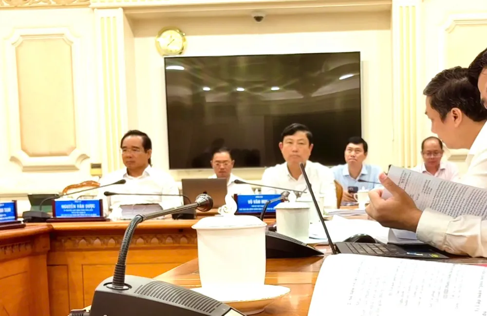 Buổi làm việc chiều 18-12. Ảnh: CHÂU VŨ