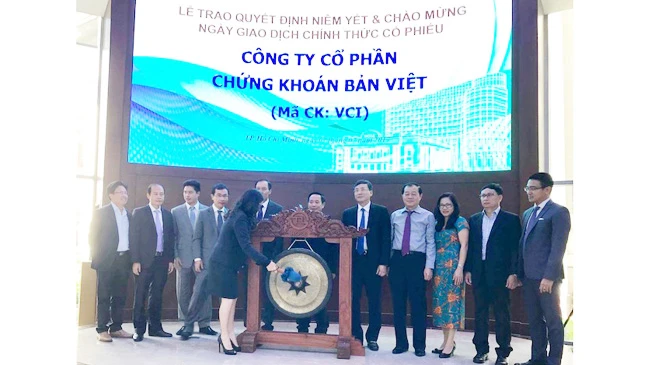 Công ty Chứng khoán Bản Việt lên sàn với giá 48.000 đồng/cổ phiếu