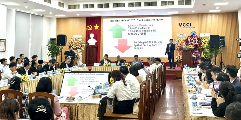 Quang cảnh tọa đàm Toa dam.jpg