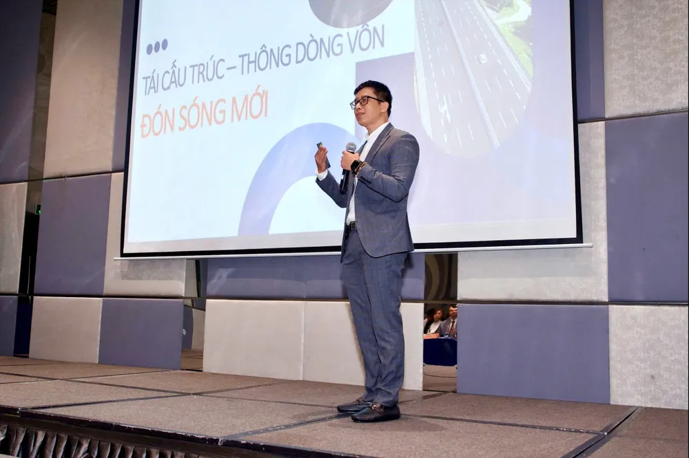 Ông Nguyễn Minh Hoàng, Giám đốc Phòng Phân tích VFS phát biểu tại hội thảo nam VFS.jpg