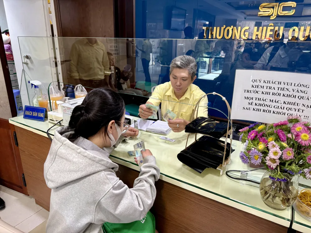 Giao dịch vàng miếng SJC SJC.jpg
