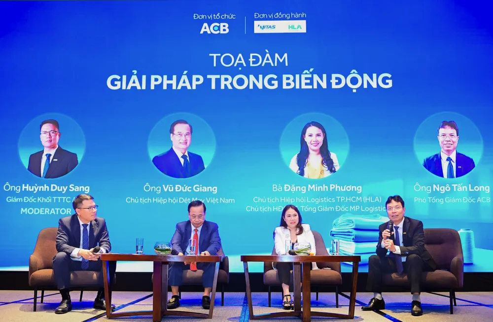 Đại diện các doanh nghiệp tham gia tọa đàm Tọa đàm trao đổi giải pháp giữa biến động.jpeg