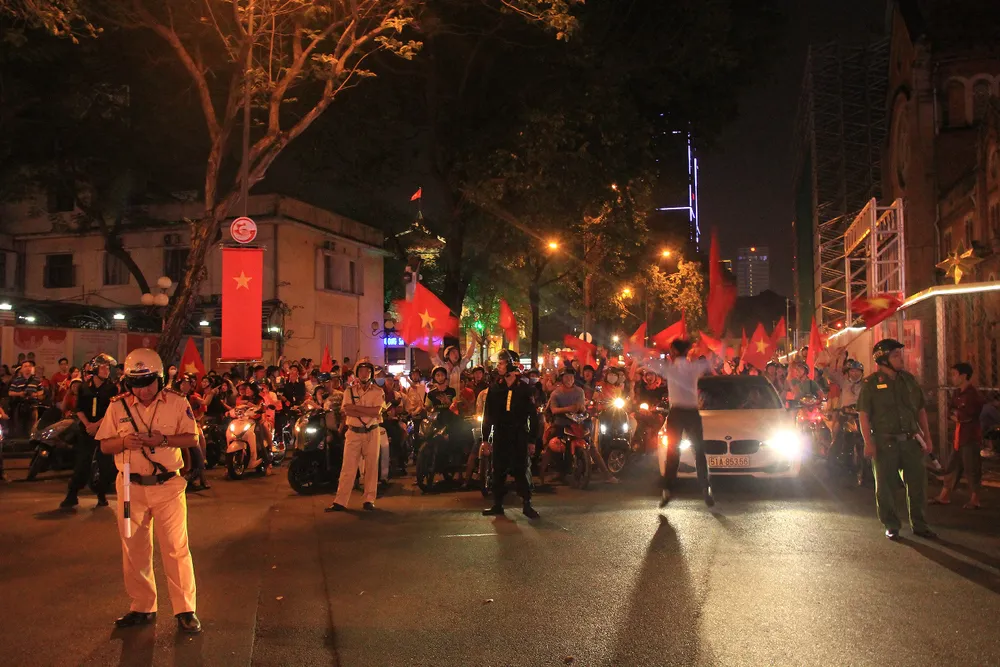 Xử lý nhiều trường hợp vi phạm giao thông tại TPHCM sau chung kết của U23 Việt Nam ảnh 3