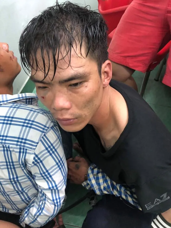 Bắt băng nhóm chuyên cướp giật, móc túi tại chợ hoa tết ảnh 2