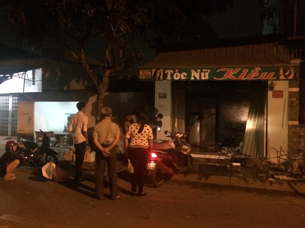Hai người tử vong trong tiệm tóc bốc cháy nghi ngút ảnh 5