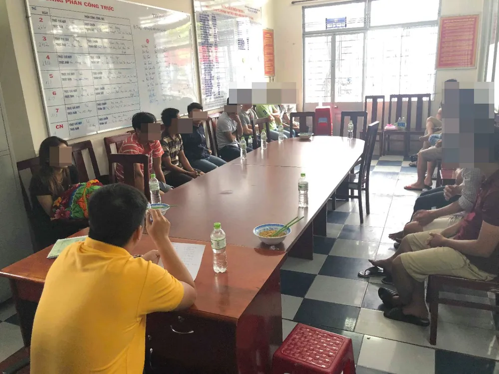 Bắt một ổ đánh bạc qua mạng tại quán cà phê ảnh 2 Bắt một ổ đánh bạc qua mạng tại quán cà phê ảnh 2