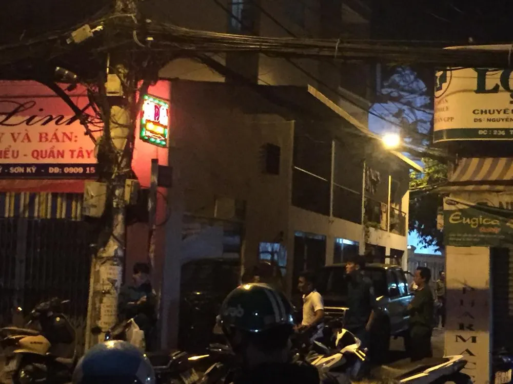 Bắt nhóm nghi phạm nổ súng bắn nam thanh niên ở TPHCM ảnh 1 Bắt nhóm nghi phạm nổ súng bắn nam thanh niên ở TPHCM ảnh 1