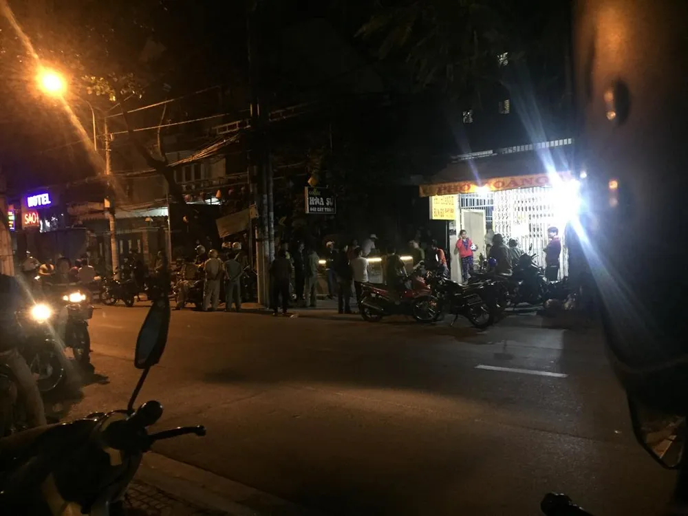 Bắt nghi can chính trong vụ 2 nhóm thanh niên ẩu đả làm 1 người chết, 1 người bị thương nặng ảnh 2 Bắt nghi can chính trong vụ 2 nhóm thanh niên ẩu đả làm 1 người chết, 1 người bị thương nặng ảnh 2