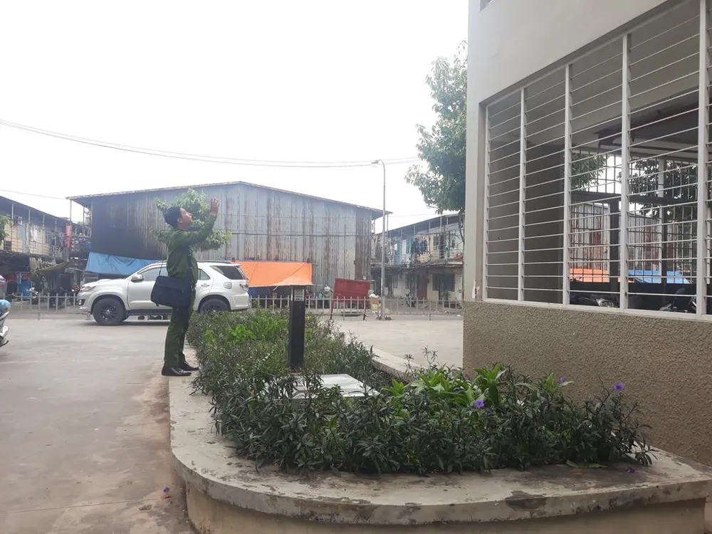 Rơi từ tầng 6 chung cư Bình Khánh, một cụ bà tử vong ảnh 1 Rơi từ tầng 6 chung cư Bình Khánh, một cụ bà tử vong ảnh 1