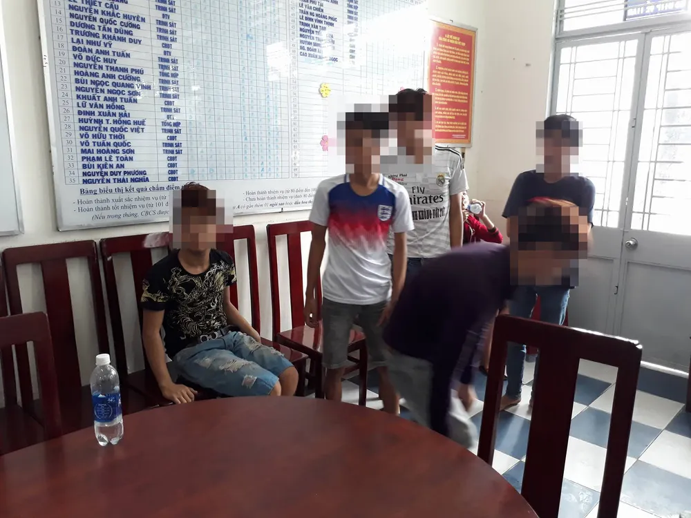Vụ nam thanh niên bị đâm chết ở công viên: Bắt nhóm nghi can gây án ảnh 1 Vụ nam thanh niên bị đâm chết ở công viên: Bắt nhóm nghi can gây án ảnh 1